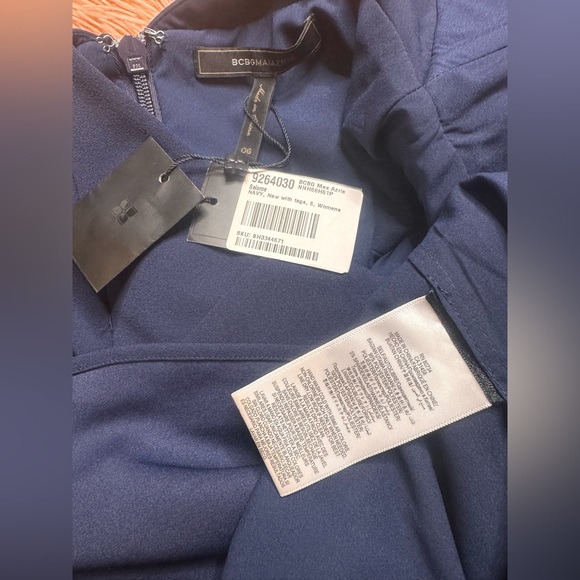 NWT BCBGMaxAzria Salome Cross Over Halter Maxi Evening Gown/Dress. Size 6 - Picture 12 of 12